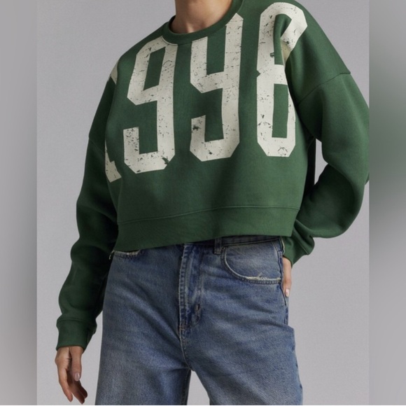 Urban Outfitters 1998 Graphic Cropped Crew Neck Pullover - Picture 2 of 8